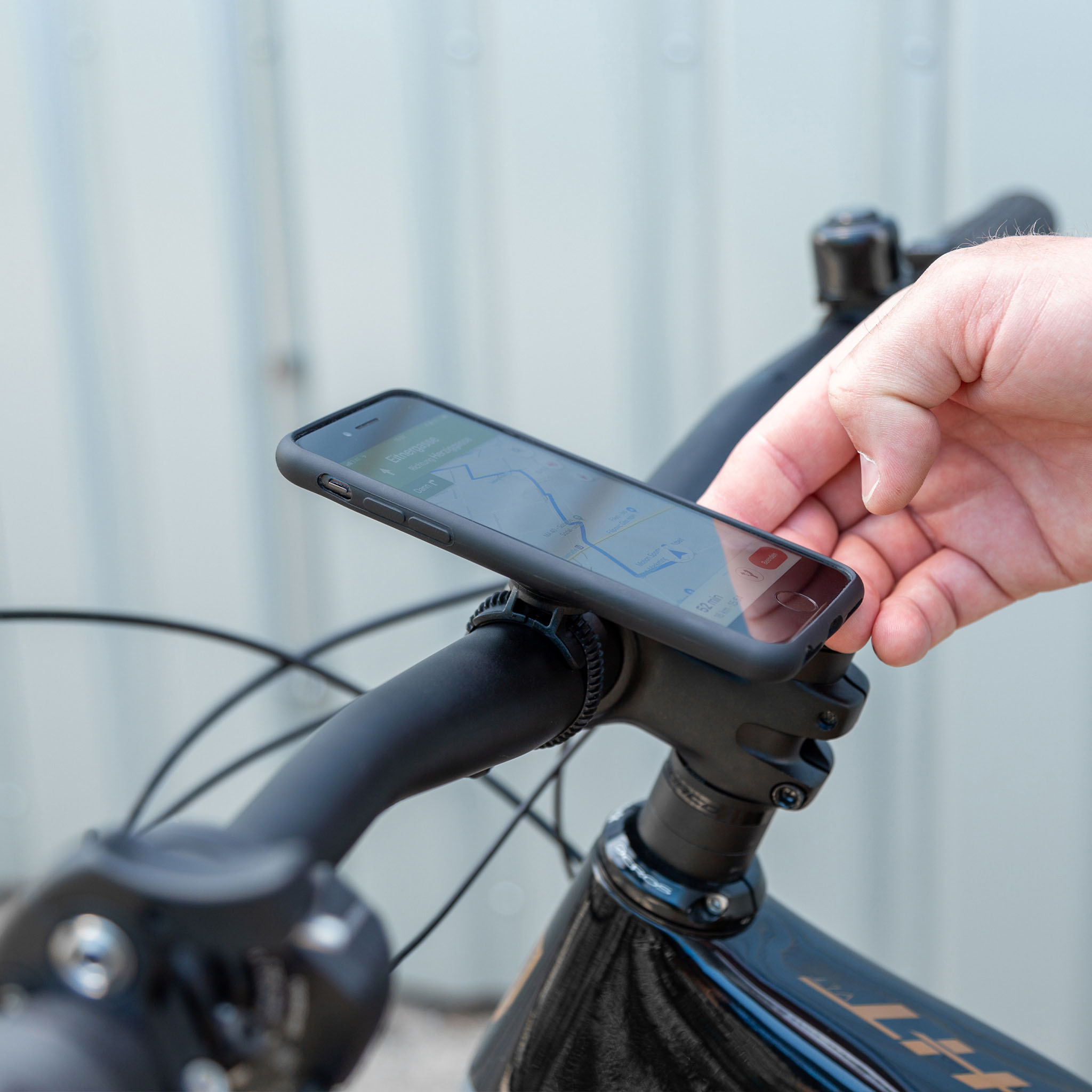 Držák mobilního telefonu pro jízdní kola SP CONNECT MICRO BIKE MOUNT 53341 na řídítka nebo představec o průměru mezi 22 a 42 mm