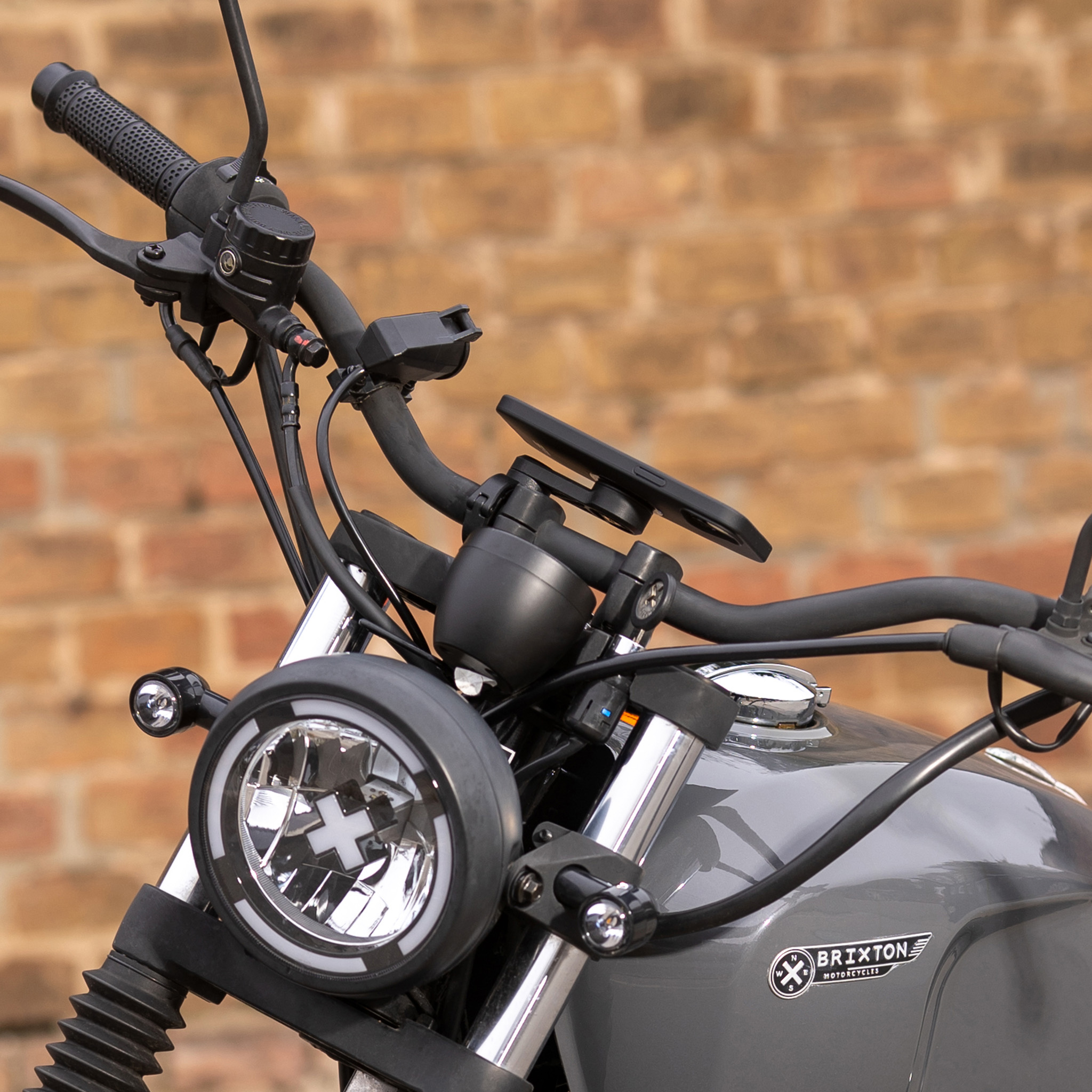 Držák mobilního telefonu na motocykl SP CONNECT MOTO MOUNT LT 53128 na řídítka s průměry 22mm-31,8mm 