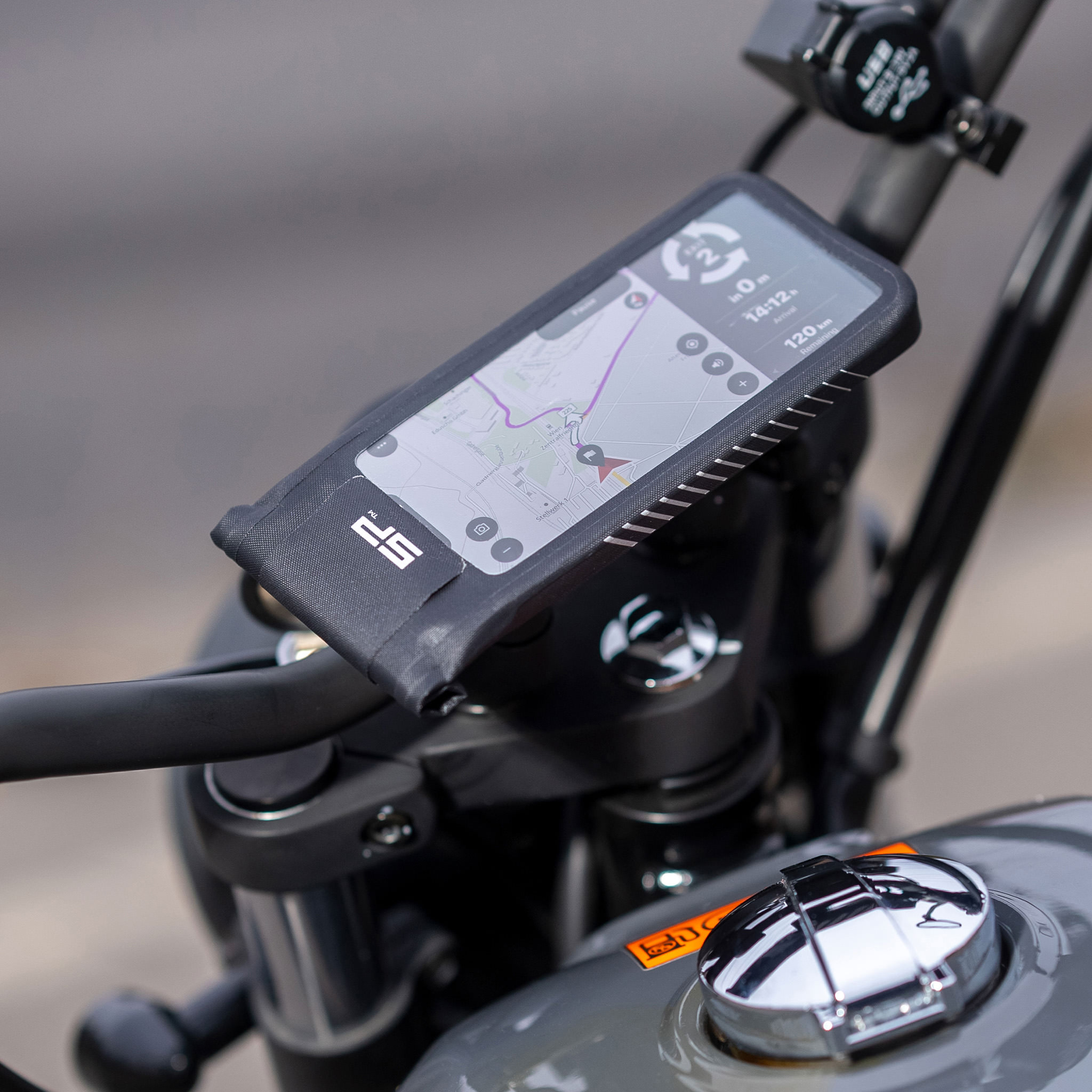 Držák mobilního telefonu na motocykl včetně univerzální kapsy SP CONNECT Moto Bundle LT Universal Case SPC+ 52402 , velikost L, pro telefony max cca. 165 x 80 mm 
