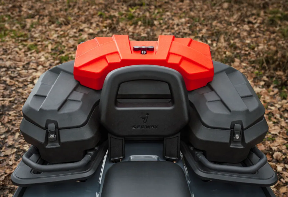 Uzamykatelný zadní box na čtyřkolku SHARK ACCESSORIES AX110 objem 110 litrů, barva černá, bez kanystru  
