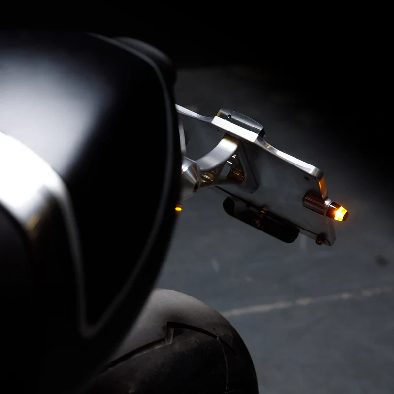 Homologovaný led motocyklový blinkr  MOTOGADGET MO.BLAZE PIN pozice montáže zadní nebo přední, balení 1 kus, barva černé tělo/čiré zakončení blinkru  