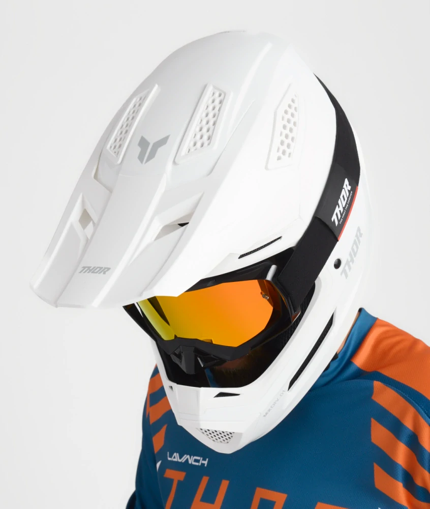 Motokrosová přilba / MX helma THOR FLEET WHITEOUT  barva bílá lesklá