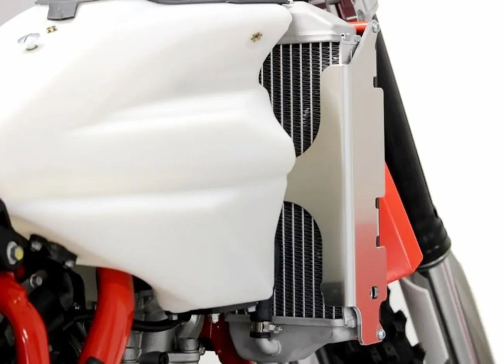 Výztuhy chladičů včetně mřížek chladičů motocyklu AXP RACING XTREM RADIATOR GUARDS pro BETA RR 2T 125/ 200/ 250/ 300 rok 2020-2023