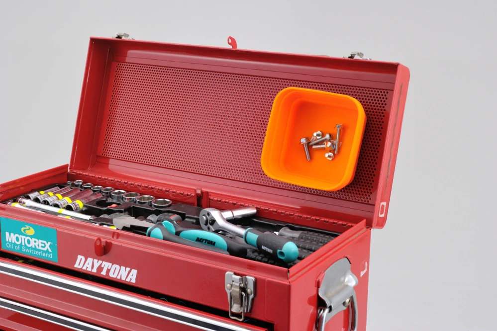 Magnetická silikonová skládací miska na nářadí DAYTONA SILICONE TRAY MAGNETIC ROUND barva oranžová, tvar čtverec 