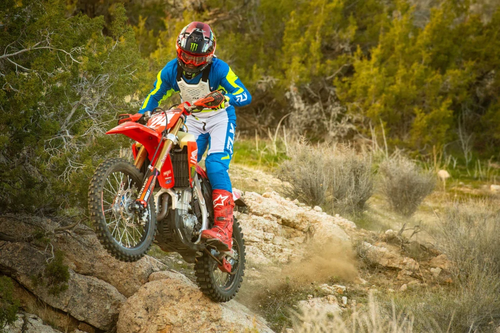 a Chránič hrudi a zad pro motokros, MTB a další aktivity / chránič hrudníku a zad FLY RACING BLUEPRINT RCH-1 barva černá velikost L/XL obvod hrudníku 107–122 cm