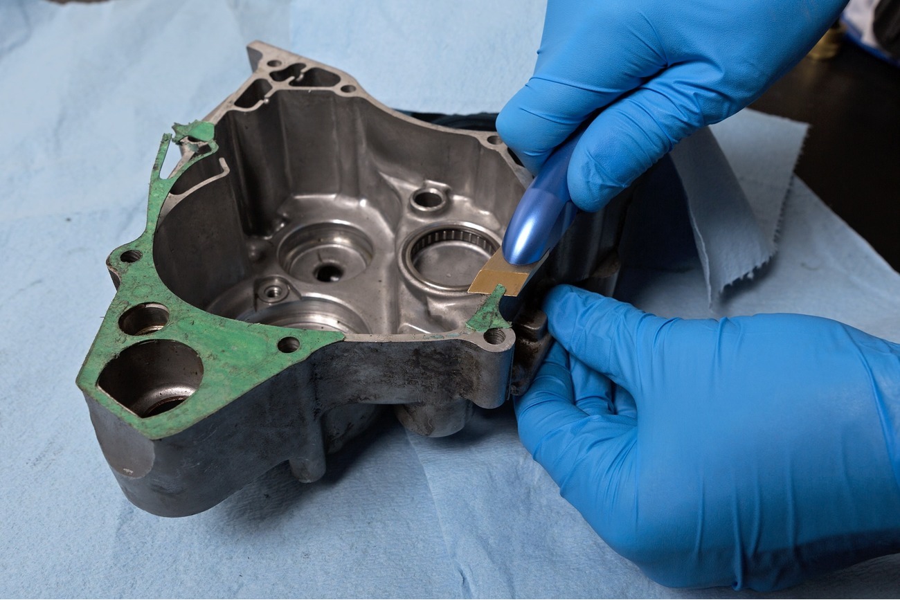 Škrabka - nůž pro odstraňování papírového těsnění MOTION PRO GASKET SCRAPER modrý 