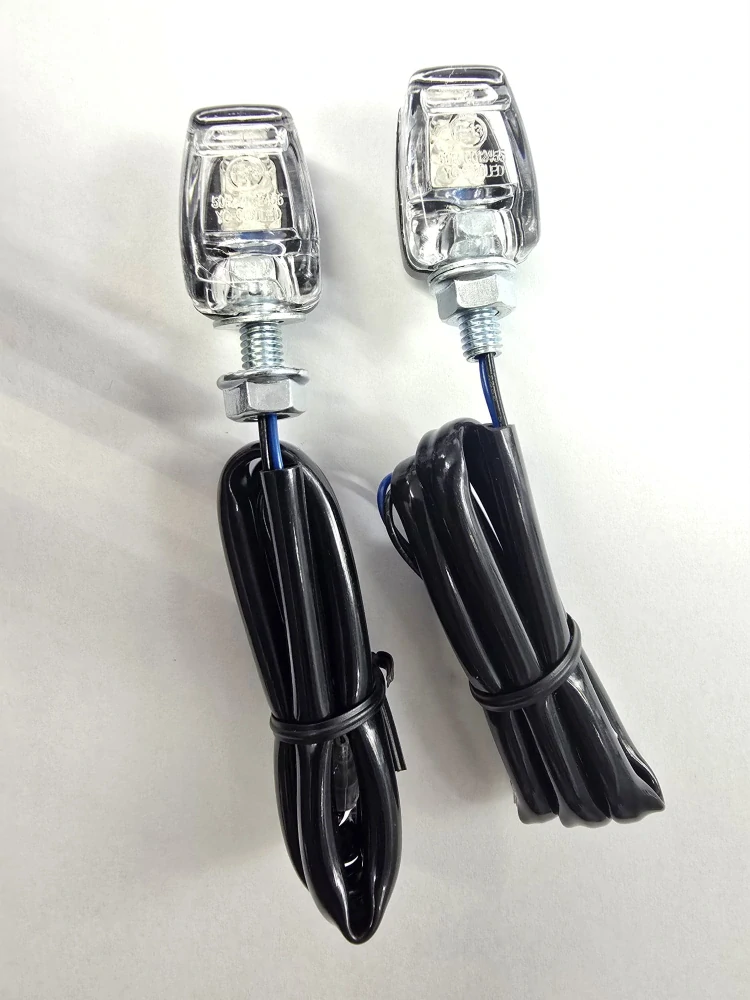A Univerzální mini zadní LED blinkry PARTS EUROPE TURN SIGNAL ČERNÉ / ČIRÉ SKLO - PÁR