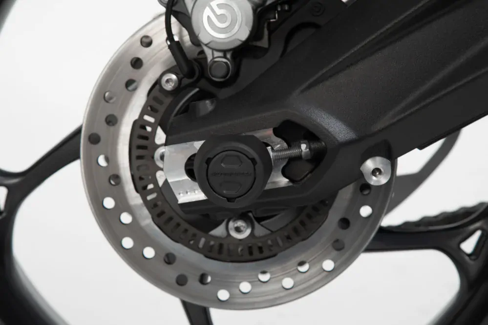Padací protektory do osy zadního kola motocyklu SW-MOTECH pro BMW F750/850 GS 2018-2020