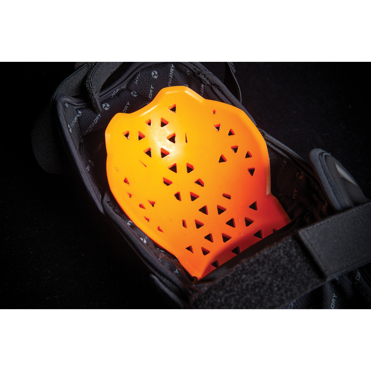 Kolenní chrániče ICON KNEE FIELD ARMOR 3 černé vel. S/M