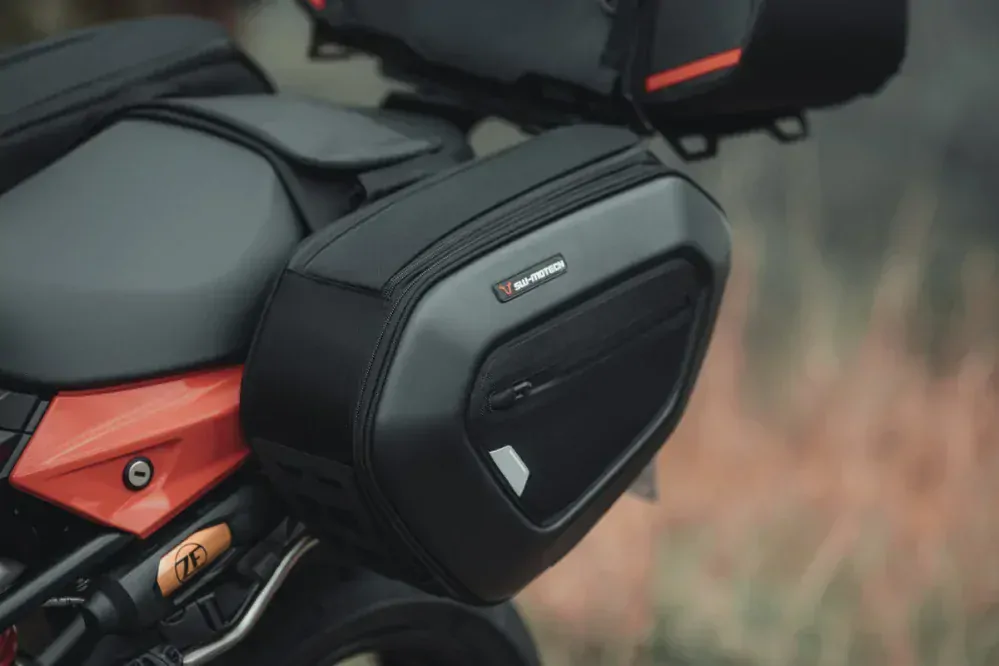 Textilní brašny motocyklu SW MOTECH PRO BLAZE SADDLEBAG SET pro SUPER DUKE 1290 R ABS 2013-2019 - pár