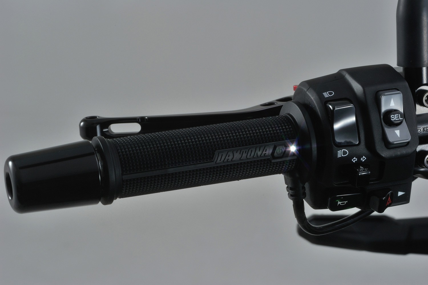 Vyhřívané gripy / rukojeti motocyklu DAYTONA HEATED GRIPS 4-LEVEL 88640 pro průměr 22,2 mm, délka 120 mm, otevřené konce, pár