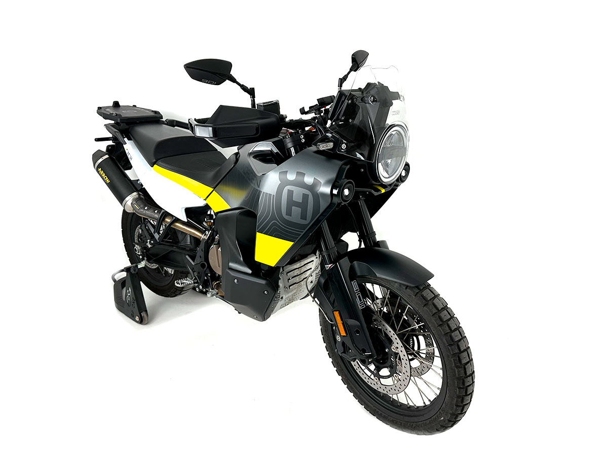 Plexi motocyklu WRS verze ENDURO pro HUSQVARNA NORDEN 901 ABS rok 2022-2023 barva čírá, výška plexi 18,5 cm 