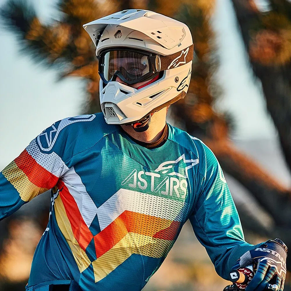 Motokrosová přilba ALPINESTARS SM5 ( SM-5 , S-M5 ) 8303023-2180 SOLID bílá