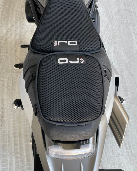 Přídavná podložka na sedadlo motocyklu OJ ATMOSFERE SEAT PAD COMFORT 3D velikost L rozměry 27x33x28 cm