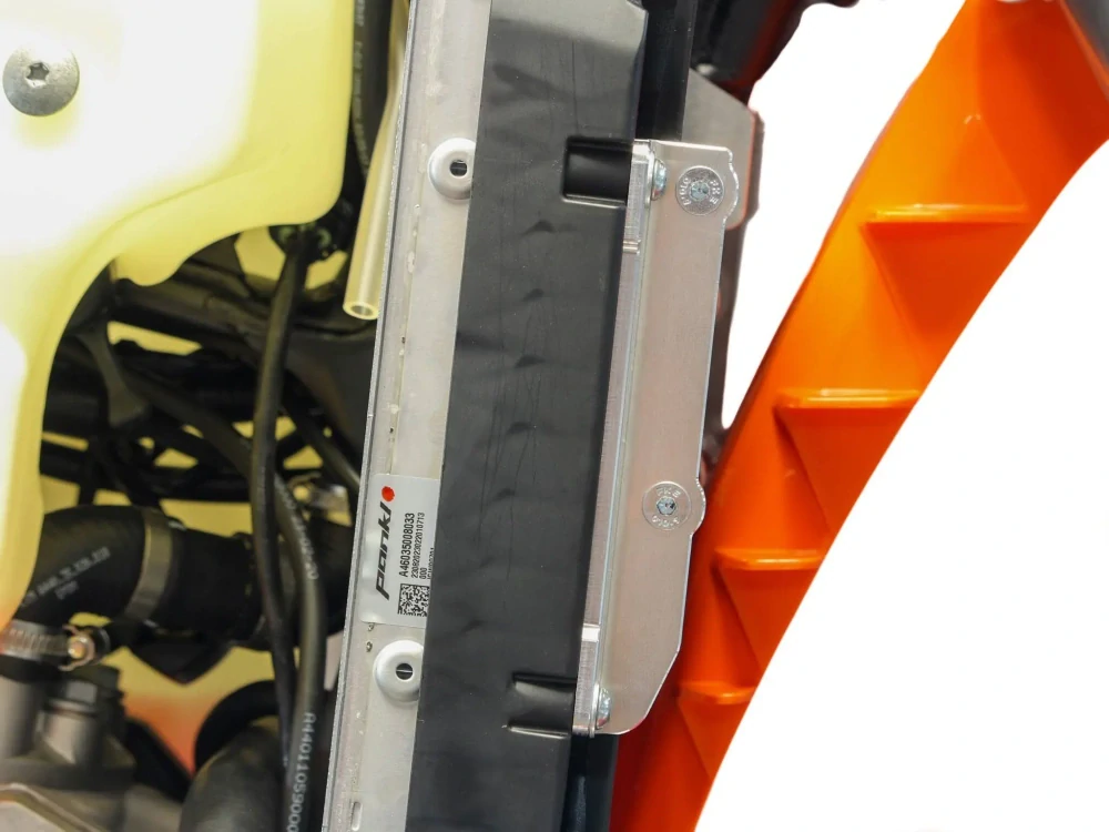 Výztuhy chladičů motocyklu AXP RACING RADIATOR BRACES pro HUSQVARNA FE 250/ 350/ 450/ 501 rok 2024-2025