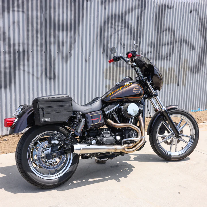 Motocyklové textilní podsedadlové brašny THRASHIN SUPPLY CO ESCAPE SADDLEBAG V2 objem 18 litrů, pár