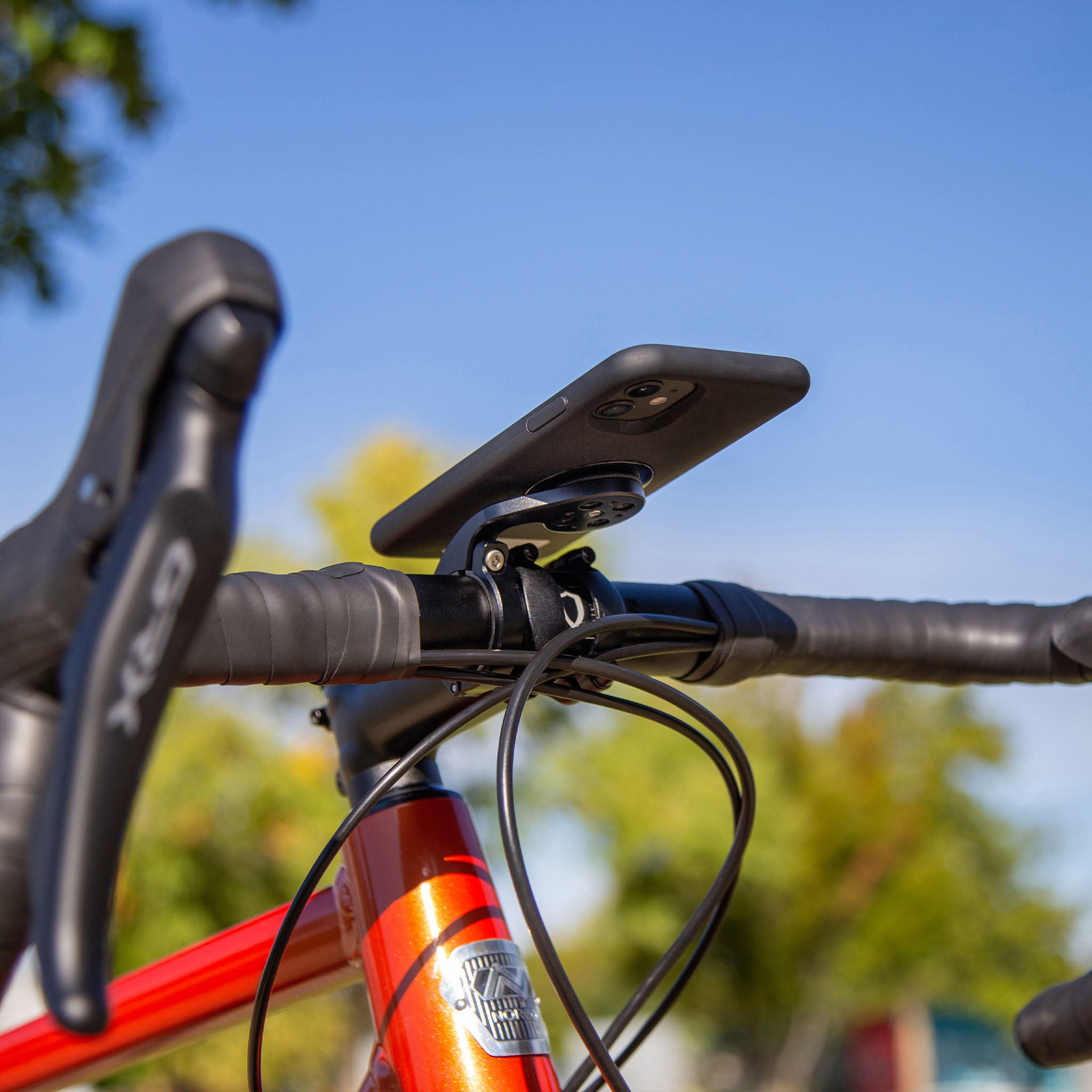 Držák mobilního telefonu na silniční kolo SP CONNECT HANDLEBAR MOUNT PRO 53245 pro řídítka s průměrem 25,4mm, 31,8mm a 35mm