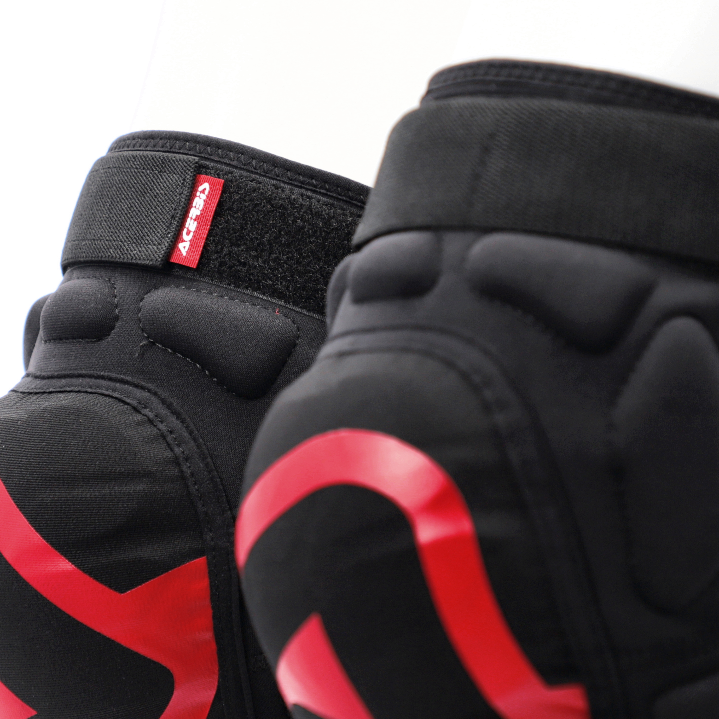 Chrániče kolen ACERBIS X-KNEE SOFT UNI VELIKOST barva černá/červená