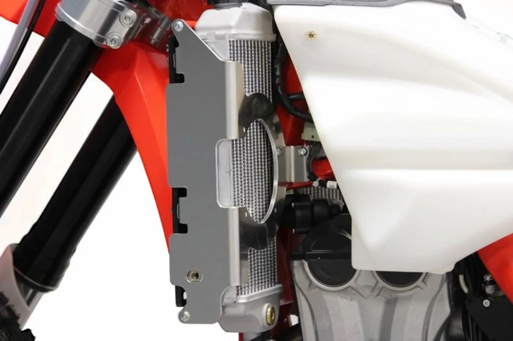 Výztuhy chladičů včetně mřížek chladičů motocyklu AXP RACING XTREM RADIATOR GUARDS pro BETA RR 4T 350/ 390/ 430/ 480/ 500 rok 2020-2023