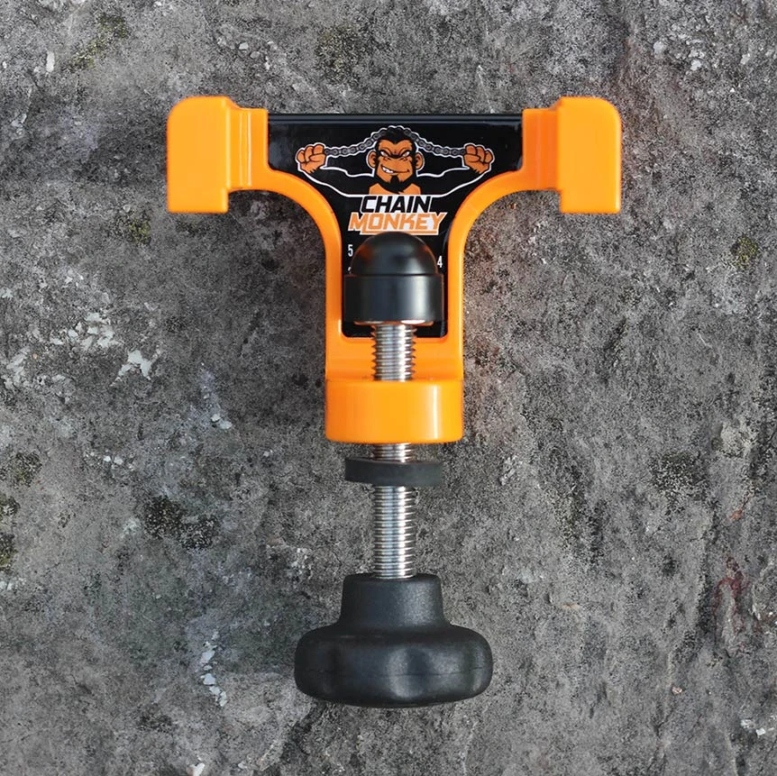 Měřič napnutí řetězu motocyklového řetězu TRU TENSION MOTORCYCLE CHAIN TENSIONING TOOL M001