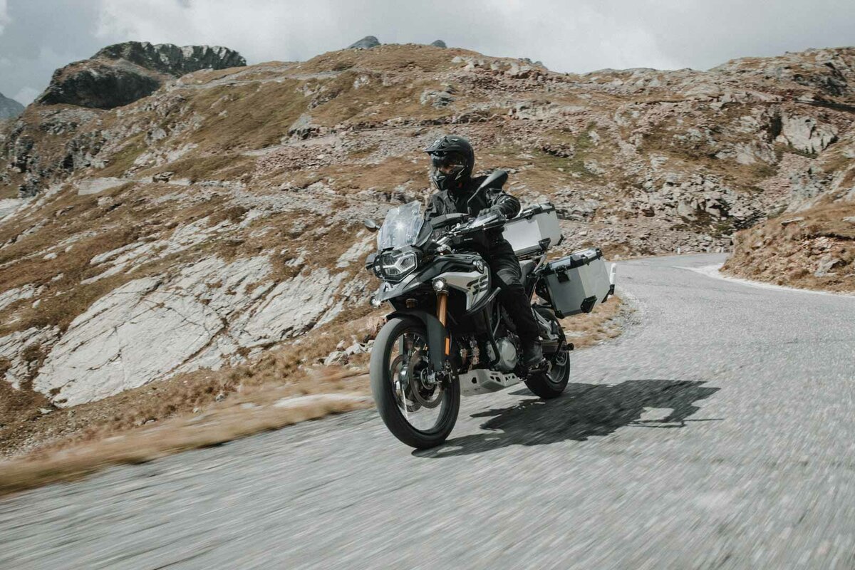 Boční motocyklový hliníkový kufr SW-MOTECH TRAX ADV SIDE CASES obsah 45 litrů, barva stříbrná, montážní pozice levá, 1 kus