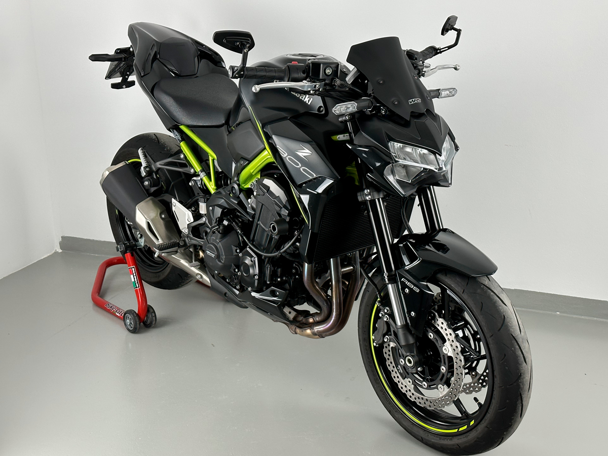 Plexi motocyklu WRS verze SPORT pro motocykly KAWASAKI Z 900 ABS rok 2020-2024, výška 23,5 cm, šíře 28 cm, barva matná černá