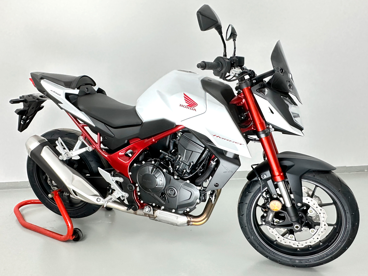 Plexi motocyklu WRS SPORT pro HONDA CB 750 ABS rok 2023, výška plexi 32 cm, šíře 32 cm, barva kouřová