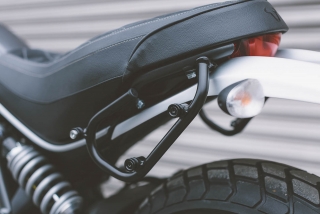 Podpěra bod brašnu SW MOTECH SLC SIDE CARRIER pro DUCATI Scrambler Desert Sled 16-18 pro levou stranu  