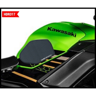 Samolepka - tank pad - tank grips ONEDESIGN pro KAWASAKI NINJA 650 2017-2020 - barva černá  