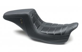 Sedadlo motocyklu MUSTANG Squareback pro Harley-Davidson  FLHT/FLHR/FLHX/FLTRX/FLTRU 2008-2021