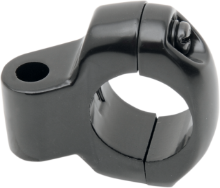 Držák zpětného zrcátka na řidítka motocyklu DRAG SPECIALTIES MILLER'S MIRROR CLAMP vnitřní průměr 1" ( 25,4 mm ),barva černá matná, 1 kus