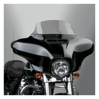 Plexi motocyklu NATIONAL CYCLE verze nízká N20410 pro HARLEY DAVIDSON FLHT, FLHTK, FLHTKL, FLHTKCUL rok 2014–2024 barva světle šedá, výška plexi 19 cm 