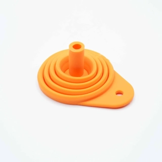 Flexibilní skládací silikonový trychtýř TRU TENSION SILICONE FUEL FUNNEL M165