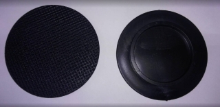 a Plastová podložka pod motocyklový boční stojan černá průměr 9,5 cm 