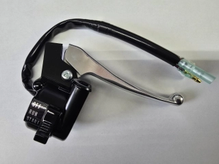 a Originální díl YAMAHA - pravý přepínač pro YAMAHA PW 50 originální číslo 5PG-82920-01 LEVER HOLDER ASSY (RIGHT)