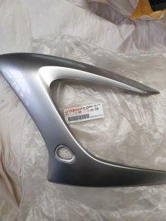 Levý plast kapoty Yamaha FZ6-S 2004 5VX-2830C-00-P0